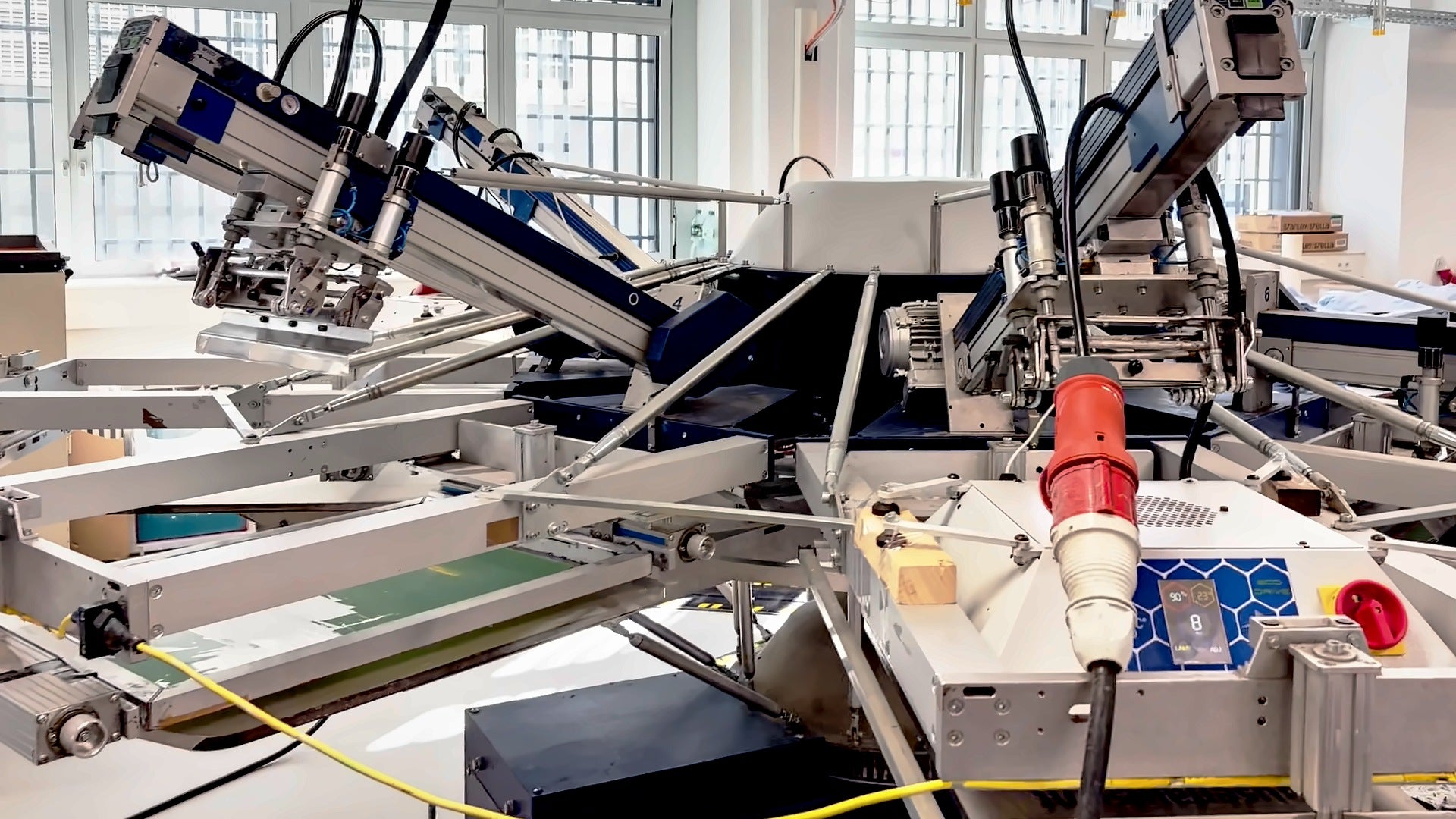 Siebdruck-Karussell in unserer Werkstatt